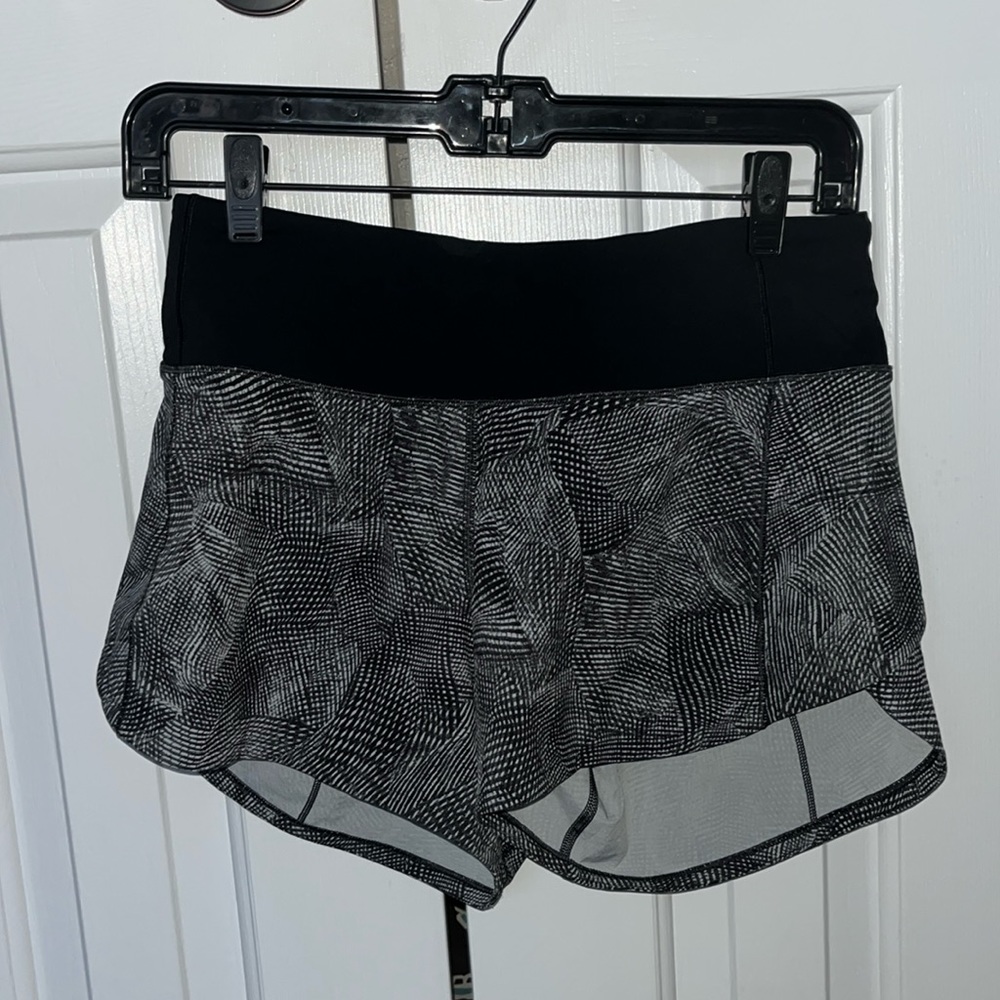 Lululemon size 4 tall shorts